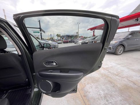 Used 2017 Honda HR-V EX image 5
