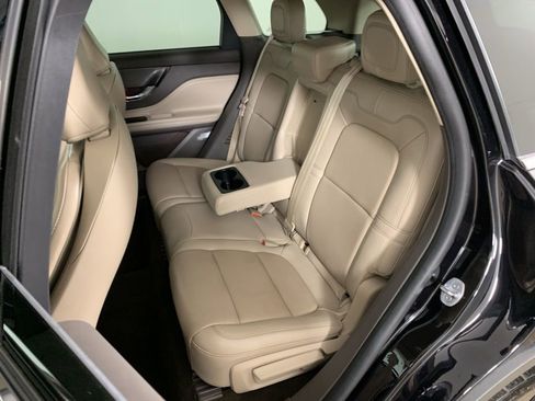 Used 2022 Lincoln Corsair AWD w/ Premium Package image 31