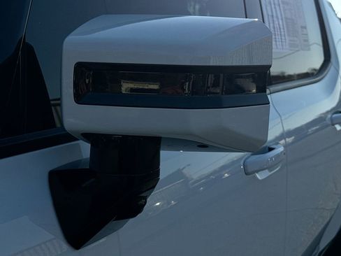 Used 2025 GMC Hummer EV 3X AWD/4WD image 11