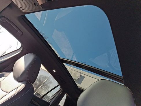 New 2026 Volkswagen Tiguan SE R-Line image 7