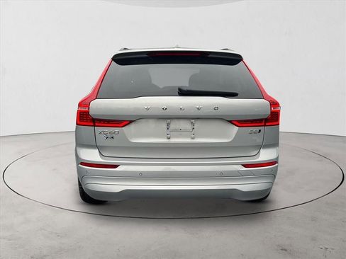 Certified 2023 Volvo XC60 B5 Core w/ Climate Package AWD/4WD image 4