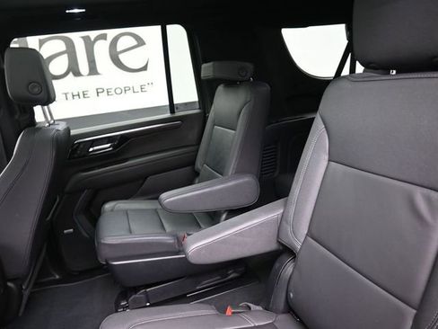Used 2025 Chevrolet Suburban LT w/ Comfort Package image 21