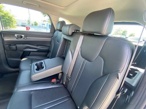 Used 2025 Kia Sorento S w/ Panoramic Sunroof Package FWD image 25