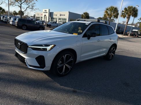 Used 2024 Volvo XC60 T8 Ultimate w/ Climate Package image 9