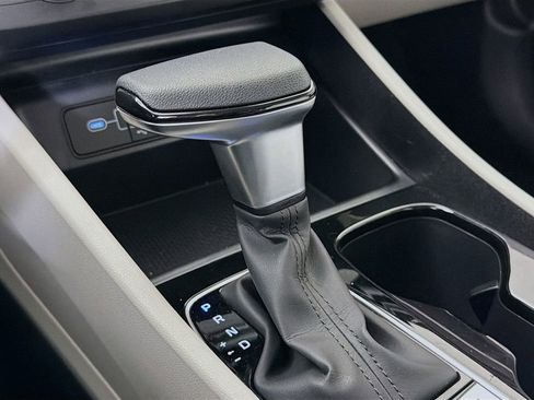 Used 2025 Hyundai Tucson SE image 19