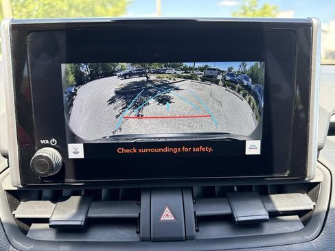 Used 2024 Toyota RAV4 XLE FWD image 30