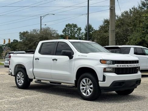 Used 2020 Chevrolet Silverado 1500 Custom w/ Custom Value Package AWD/4WD image 6
