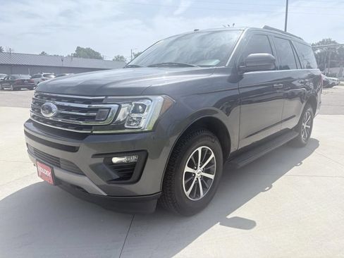 Used 2019 Ford Expedition XLT AWD/4WD image 3