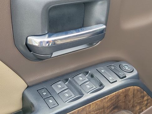 Used 2018 Chevrolet Silverado 1500 LT w/ All Star Edition RWD image 16