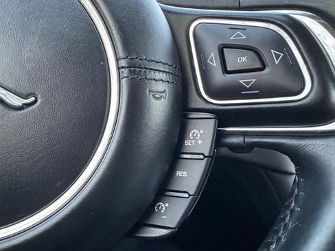 Used 2016 Jaguar XJ R-Sport image 13