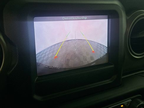 Used 2023 Jeep Wrangler Unlimited AWD/4WD image 22