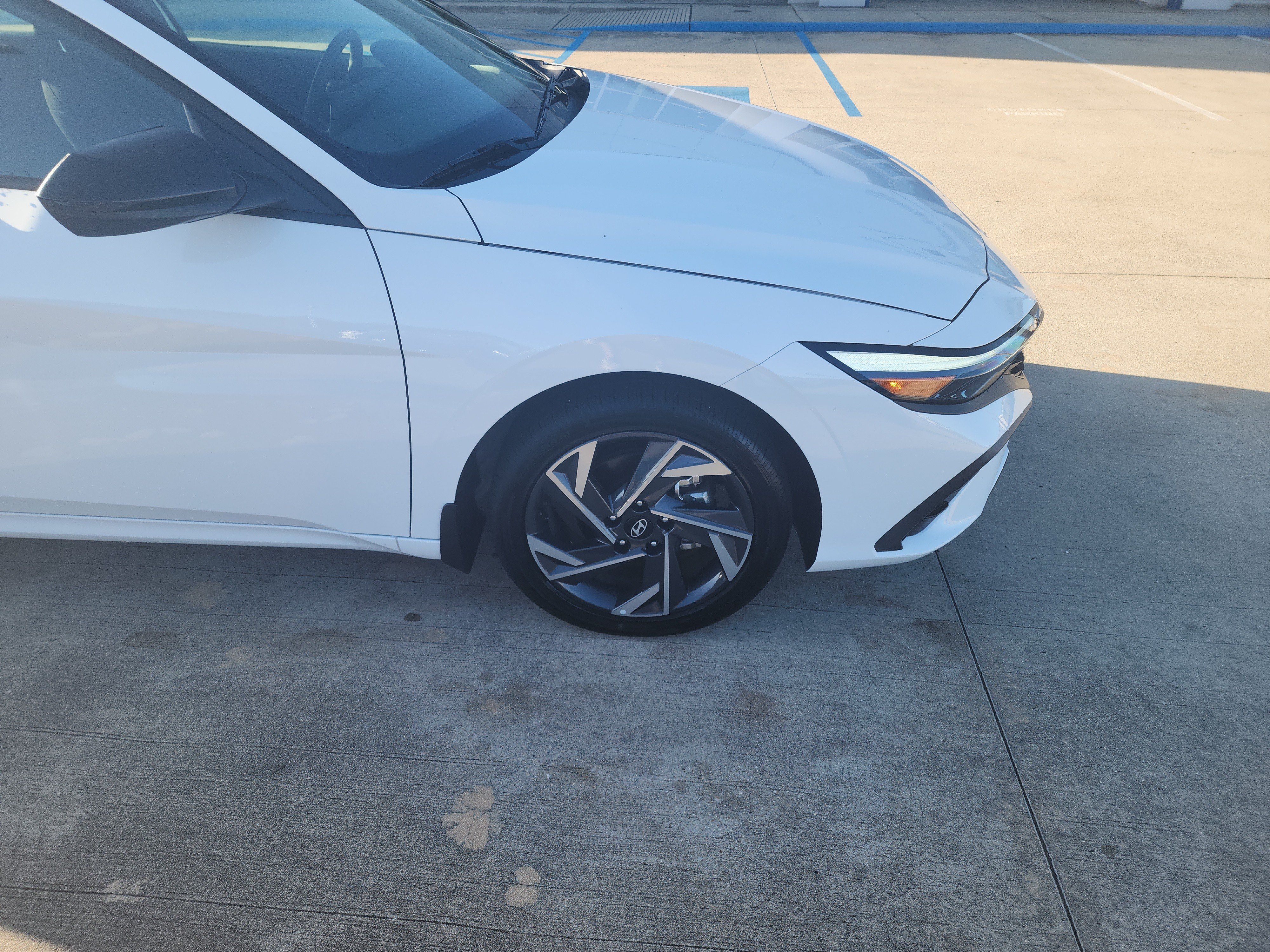 Used 2025 Hyundai Elantra SEL FWD image 9