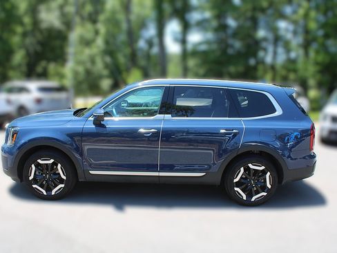 Certified 2024 Kia Telluride S w/ S Sunroof Package FWD image 5