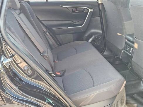 Used 2022 Toyota RAV4 LE AWD/4WD image 18