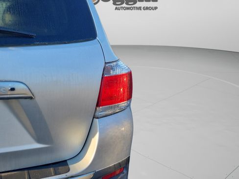Used 2012 Toyota Highlander Limited image 14
