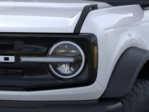 New 2025 Ford Bronco Outer Banks w/ Sasquatch Package image 21