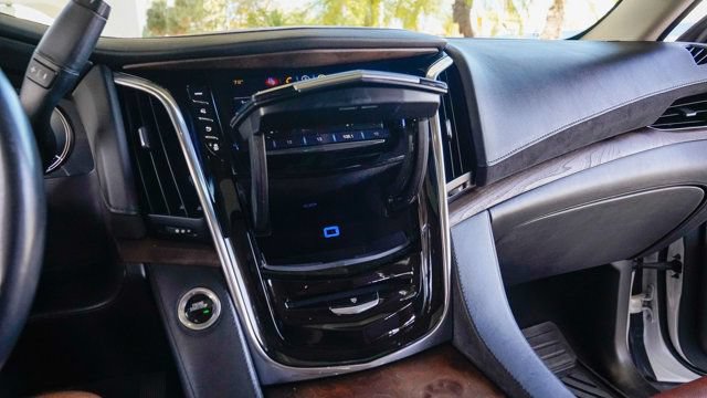 Used 2019 Cadillac Escalade ESV Premium Luxury RWD image 56