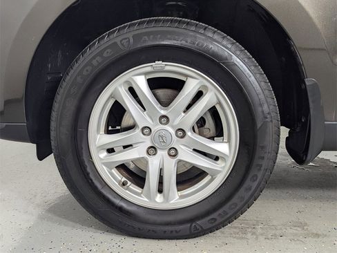 Used 2011 Hyundai Santa Fe GLS image 9