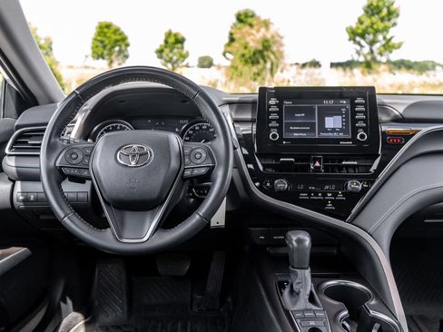 Used 2022 Toyota Camry SE AWD/4WD image 15
