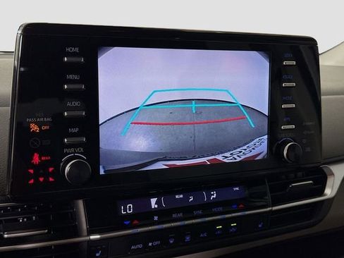 Certified 2022 Toyota Sienna XLE w/ XLE Plus Package FWD image 16