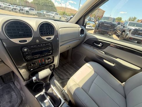 Used 2007 GMC Envoy SLE RWD image 12