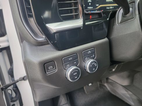 Used 2023 GMC Sierra 1500 SLE AWD/4WD image 16
