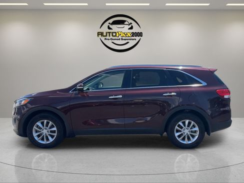 Used 2018 Kia Sorento FWD image 4
