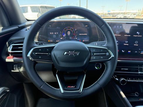 New 2026 Chevrolet Traverse Z71 w/ Driver Confidence Package AWD/4WD image 16
