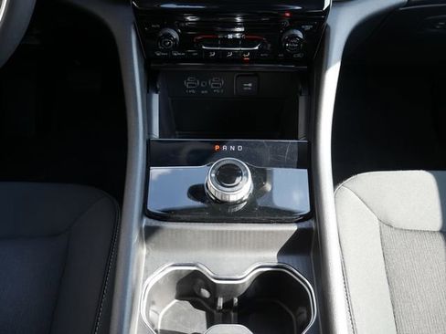 Used 2023 Jeep Grand Cherokee Laredo AWD/4WD image 21