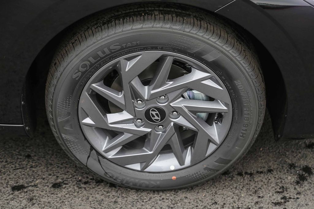 New 2026 Hyundai Elantra Hybrid w/ Cargo Package FWD image 12