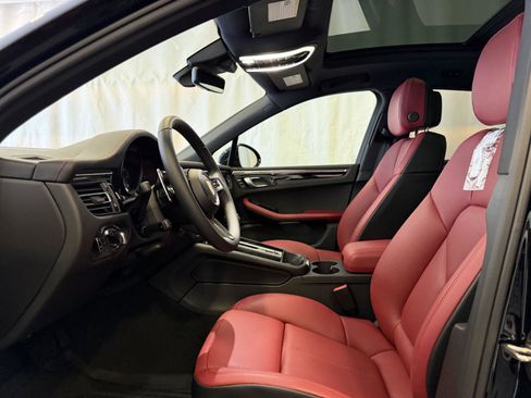New 2026 Porsche Macan image 5