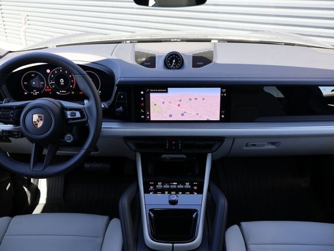 New 2026 Porsche Cayenne image 22