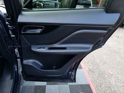 Used 2018 Jaguar F-PACE Prestige image 41