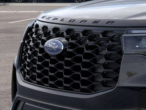 New 2026 Ford Explorer ST-Line w/ ST-Line Street Pack AWD/4WD image 17