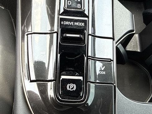 Used 2024 Toyota Crown AWD/4WD image 20