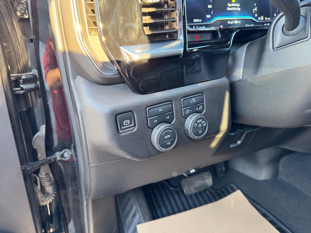 Used 2025 Chevrolet Silverado 2500 LT w/ Convenience Package AWD/4WD image 12