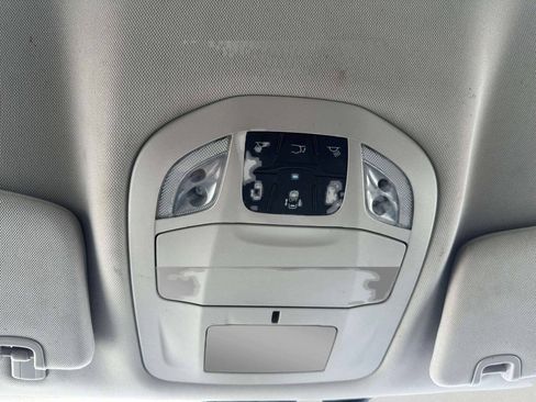 Used 2020 Chrysler Pacifica Touring-L Plus FWD image 33
