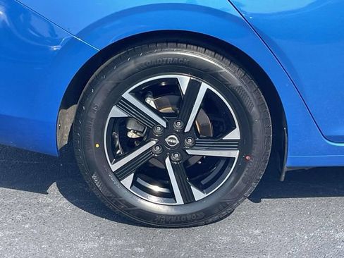 Used 2025 Nissan Sentra SV FWD image 9