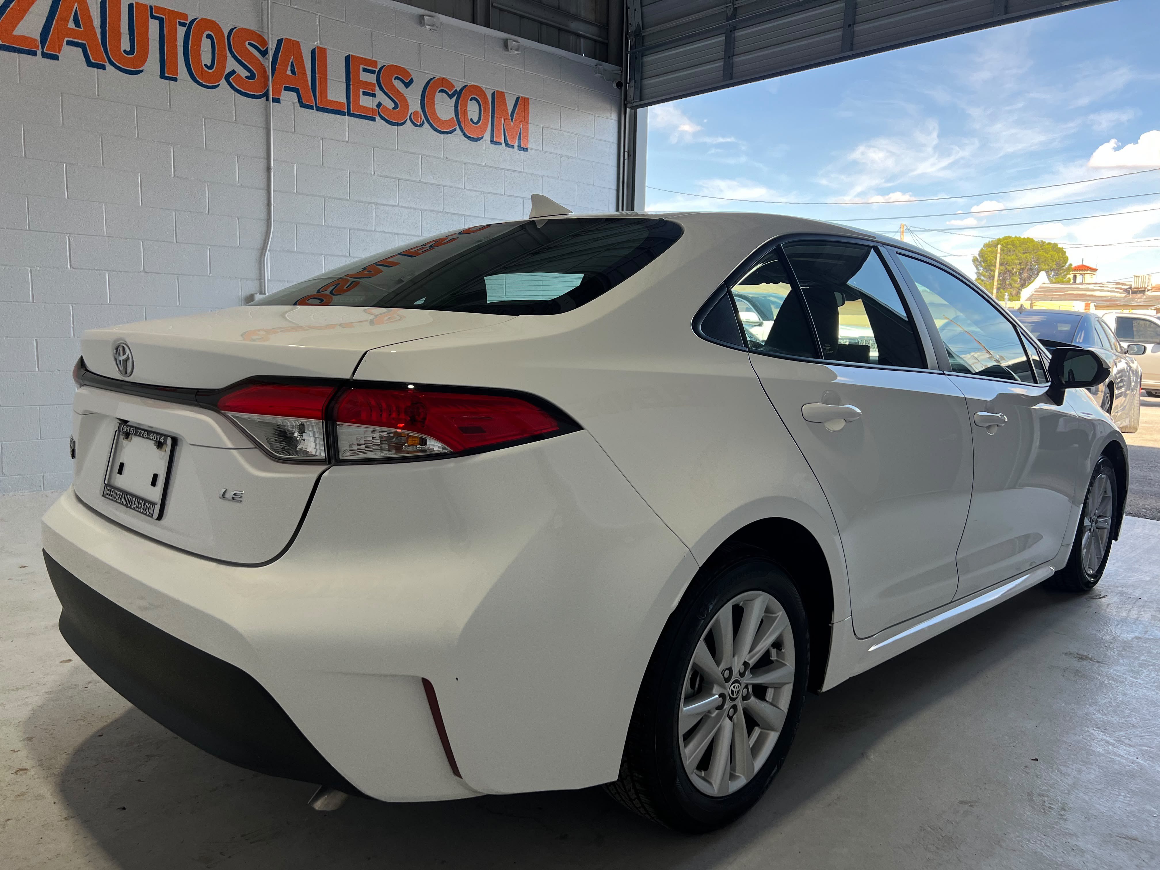 Used 2023 Toyota Corolla LE w/ LE Convenience Package FWD image 5