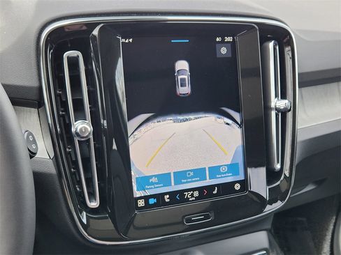 New 2025 Volvo XC40 B5 Core w/ Protection Package Premier image 18