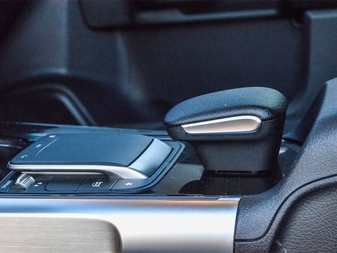 Used 2021 Mercedes-Benz GLB 250 image 21