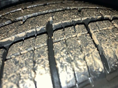 Used 2020 Lincoln MKZ w/ Convenience Package image 27