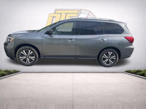 Used 2019 Nissan Pathfinder SL FWD image 6