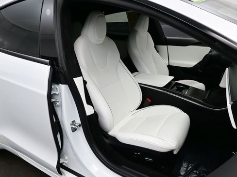 Used 2021 Tesla Model S Plaid image 14