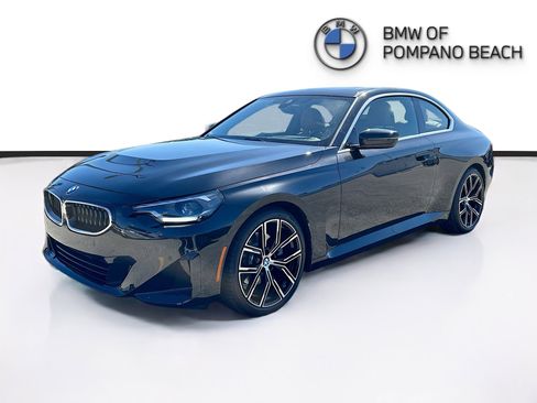 Used 2023 BMW 230i Coupe w/ Convenience Package image 3