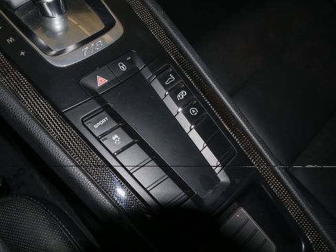 Used 2019 Porsche 718 Cayman RWD image 28