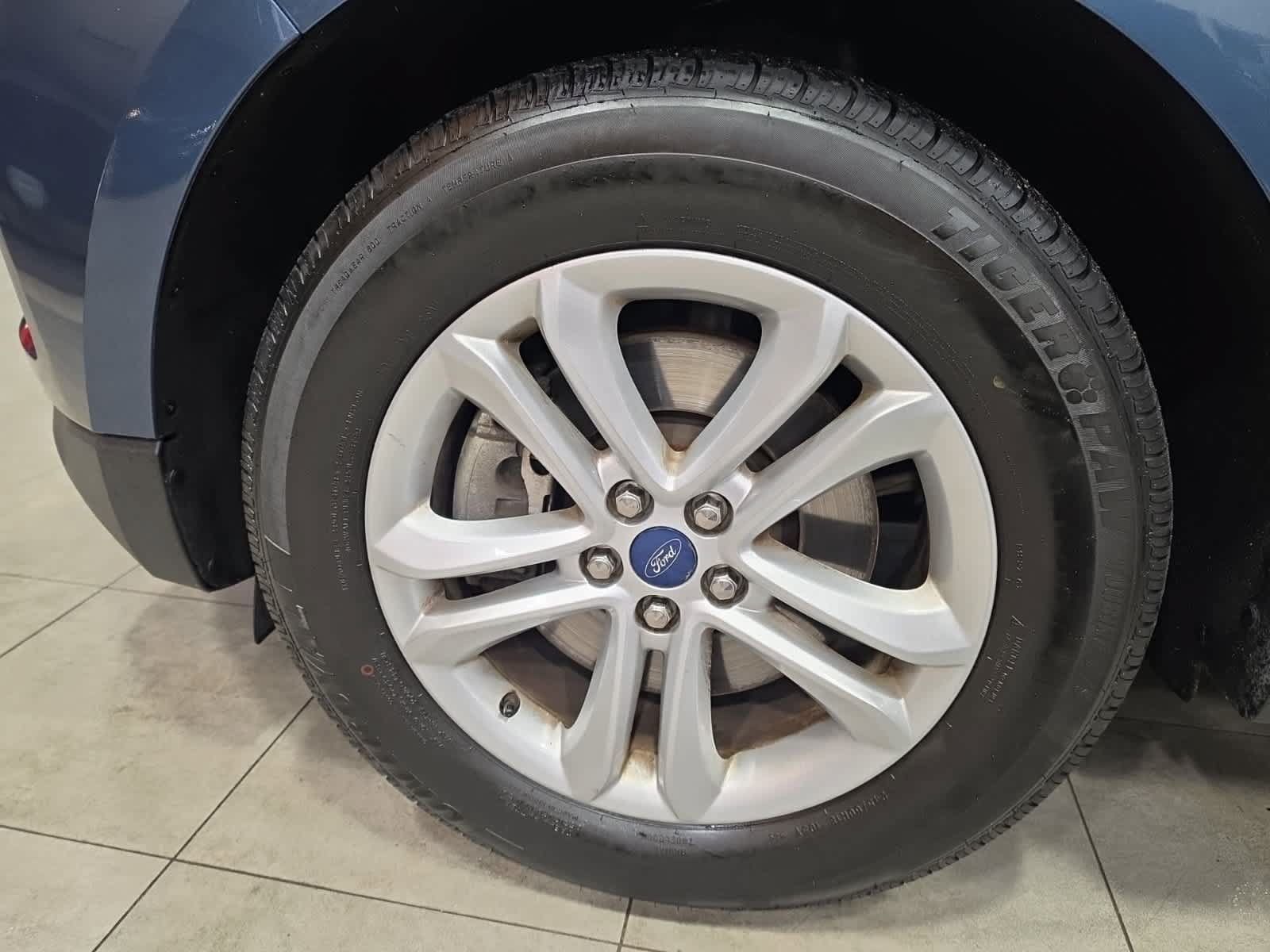 Used 2019 Ford Edge SEL w/ Equipment Group 201A AWD/4WD image 16