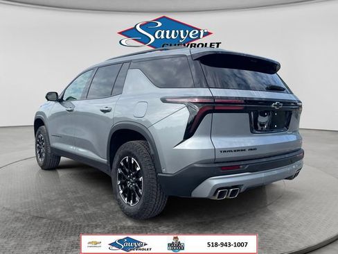 Used 2024 Chevrolet Traverse Z71 w/ Enhanced Driving Package AWD/4WD image 3