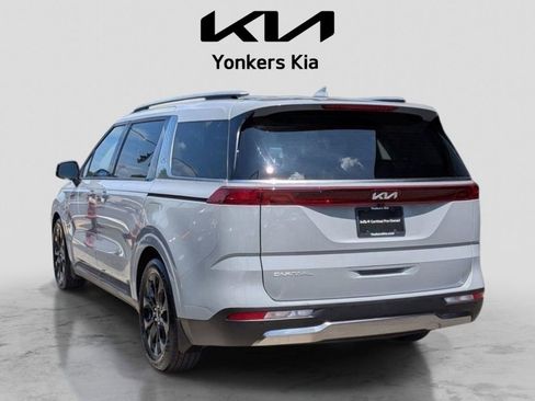 Used 2023 Kia Carnival SX FWD image 10