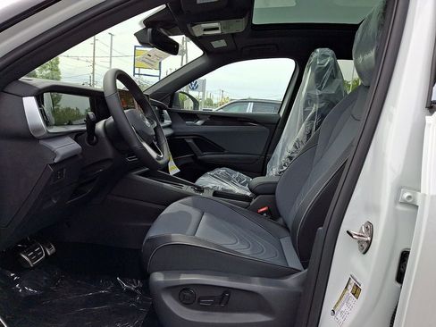 New 2026 Volkswagen Tiguan SE R-Line AWD/4WD image 9